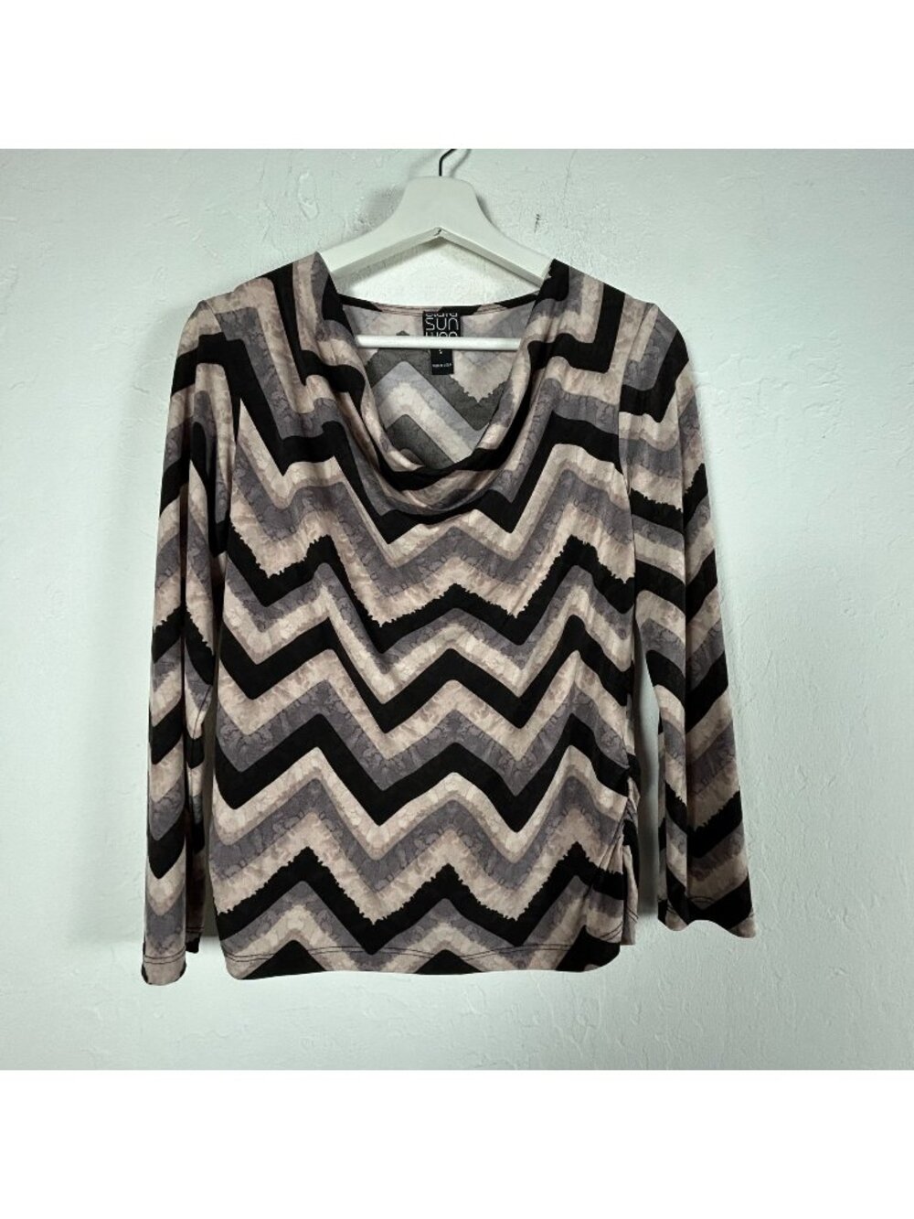Clara Sunwoo Womens Cowl Neck Side Ruched Top Small Brown Chevron Long Sleeve